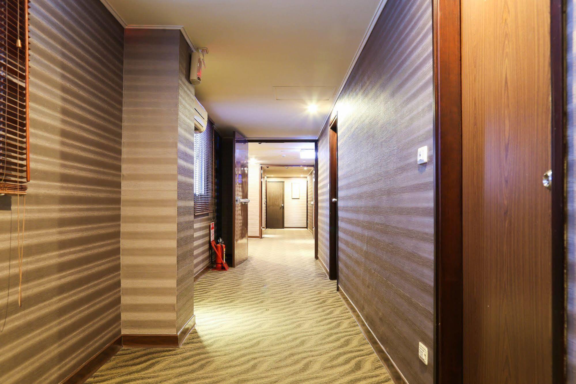 Unique Hotel Hualien City Exterior photo